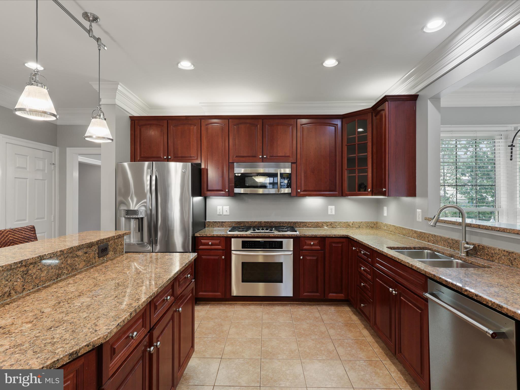 VICTORY LAKES - Residential