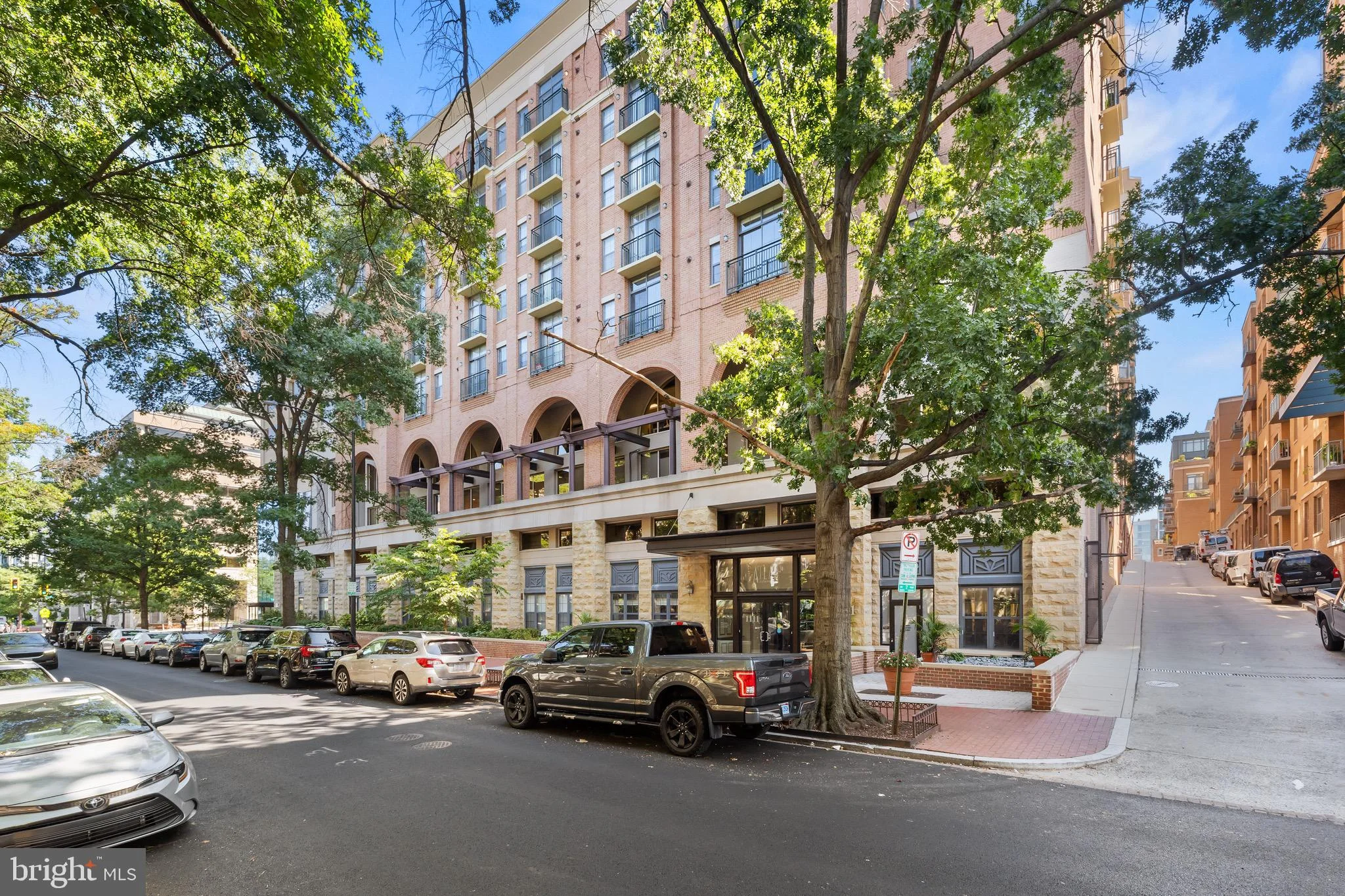 1111 25th Street NW Unit 923
