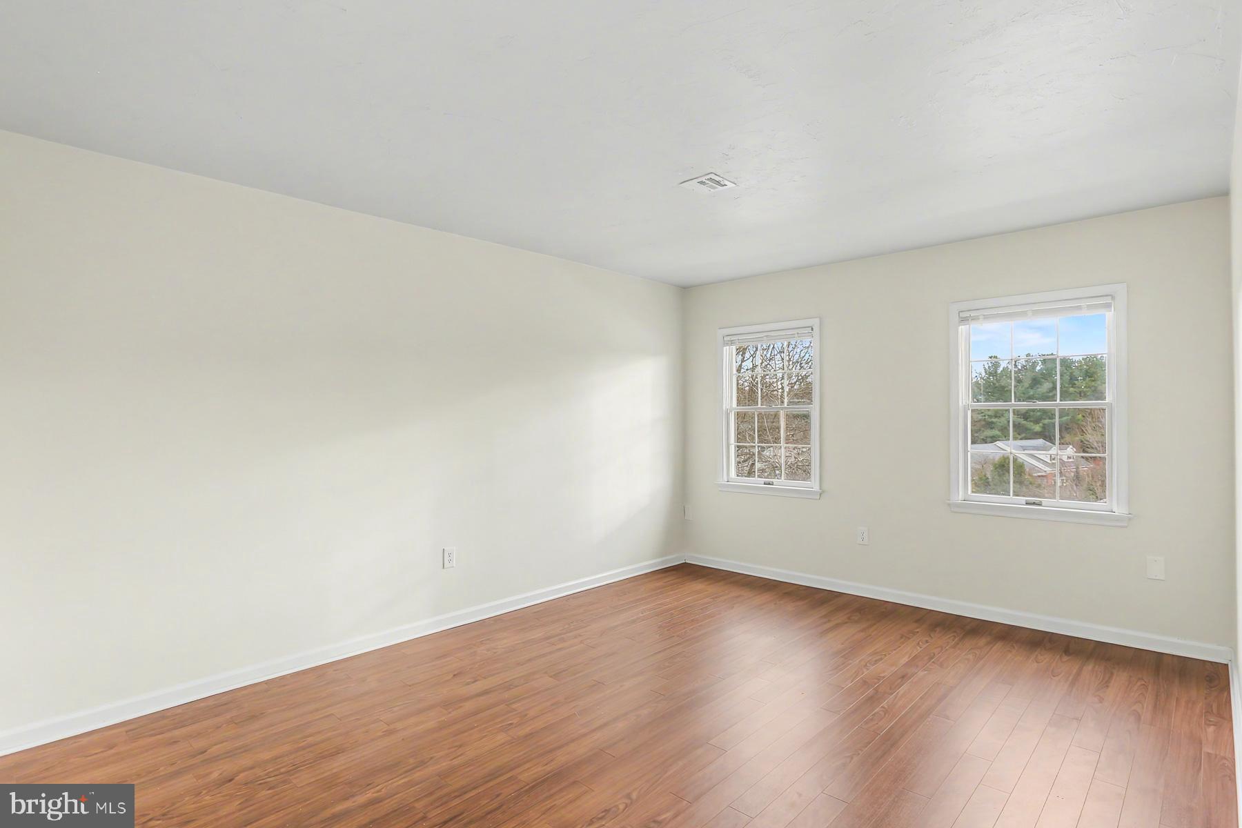 WYNTRE BROOKE CONDOS - Residential