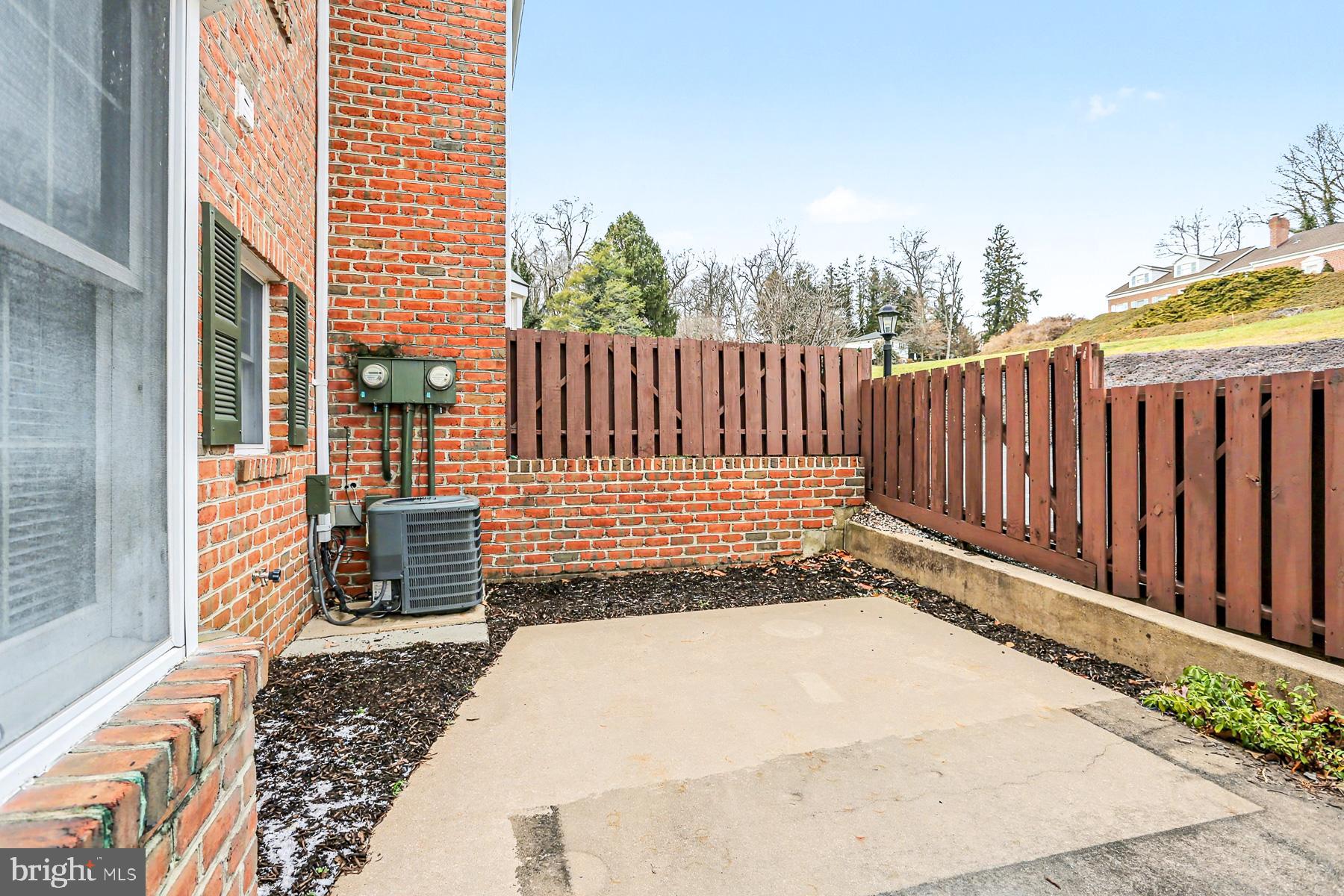 WYNTRE BROOKE CONDOS - Residential