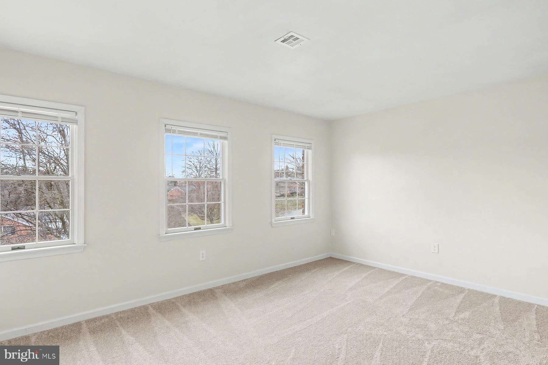 WYNTRE BROOKE CONDOS - Residential