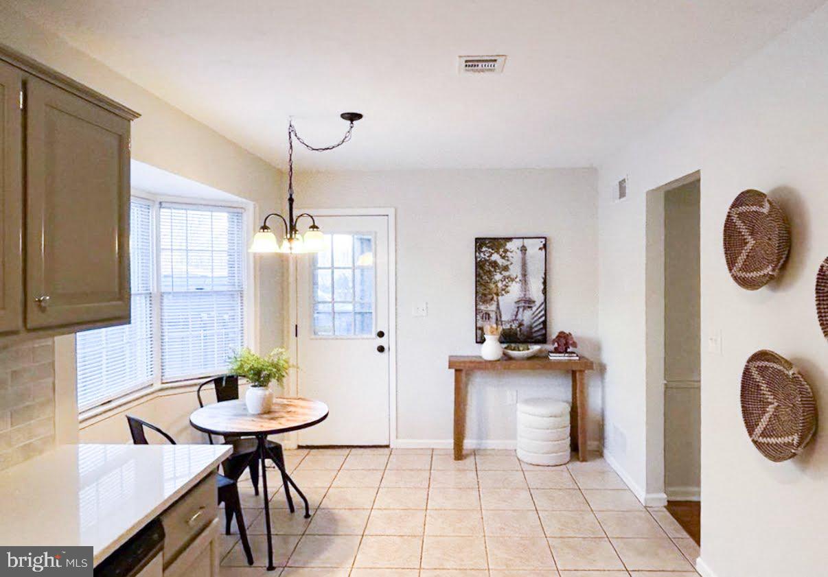 WYNTRE BROOKE CONDOS - Residential