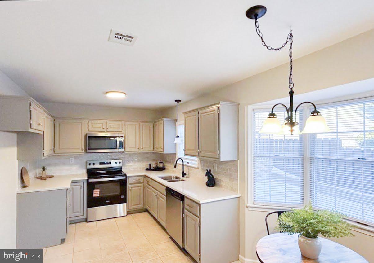 WYNTRE BROOKE CONDOS - Residential