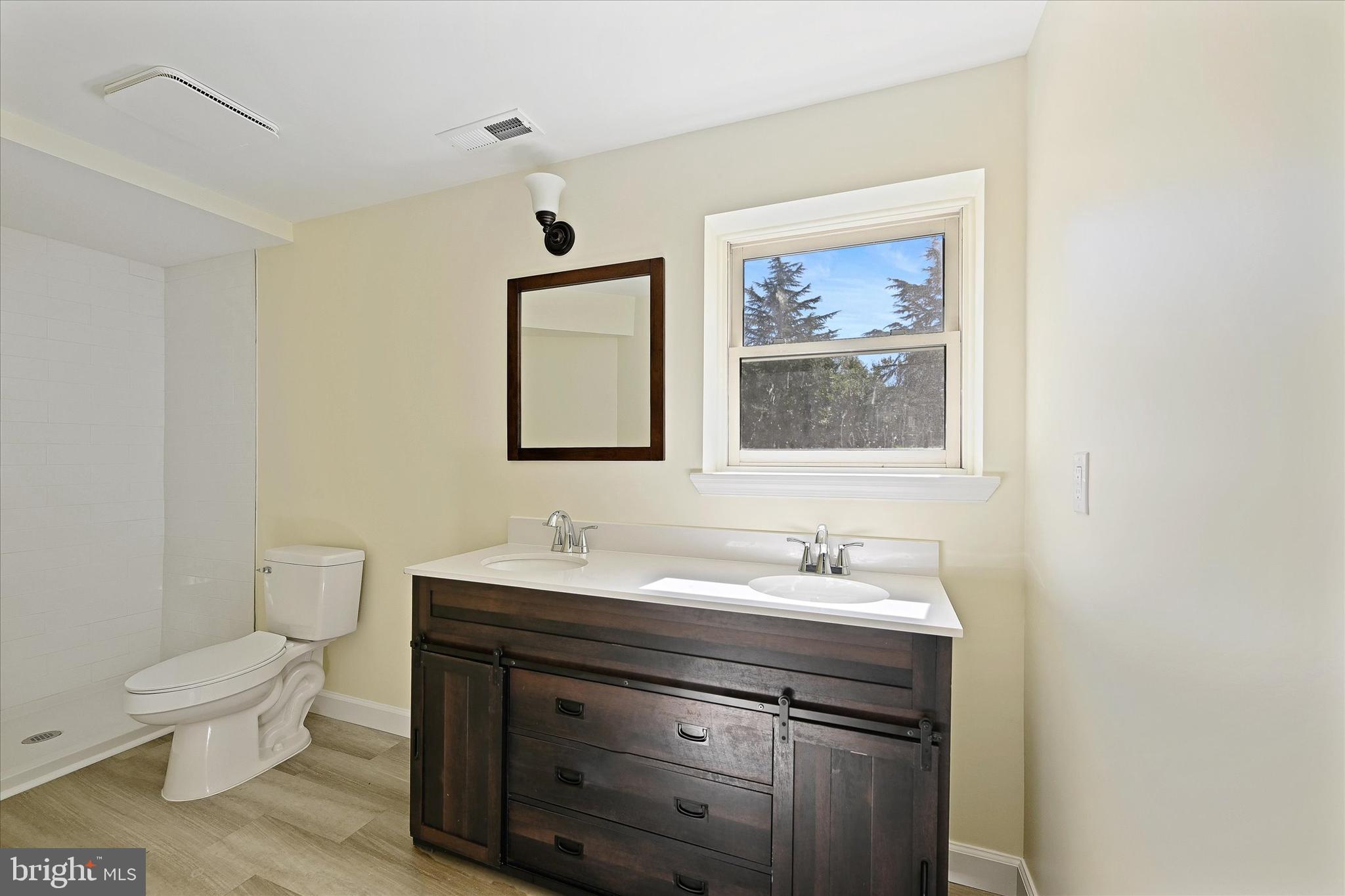 NEW CUT FARMS - Residential