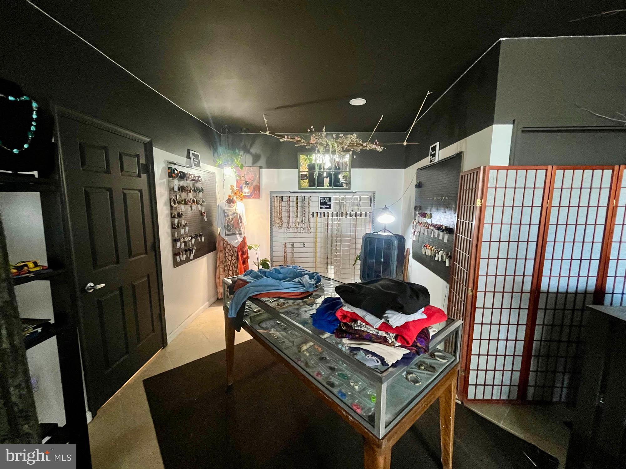 ESSEX - Commercial Sale