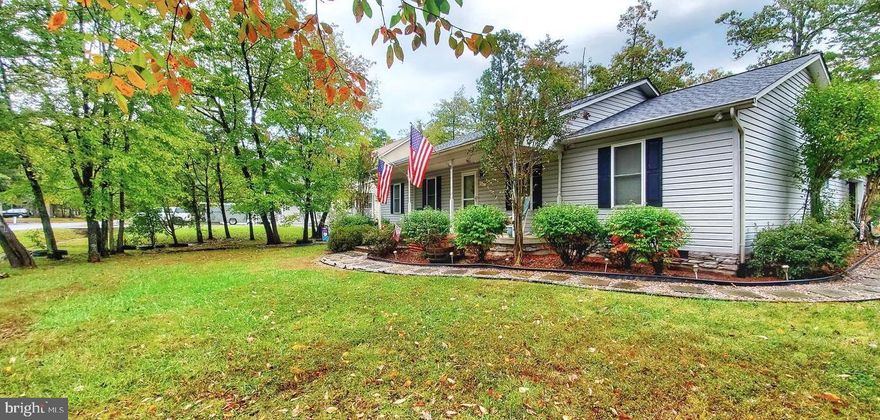 PRICED TO SELL! Charming 3-Bedroom, 2-Bath Home in Desirable Lake Community – Corner Lot!

Well maintained spacious home situated on a large corner lot in amenity-filled Lake Of The Woods community. One level living offering a large country kitchen with an island and room for eating in,  spacious living area and a wonderful screened porch right off the separate dining room.   This spacious 3-bedroom, 2-bath home offers solid bones and a functional layout. In the backyard you'll find an adorable shed perfect for lawn equipment storage and more.  
Freshen up the finishes and add your personal touch to create a stylish personal retreat tailored to your taste—all within a vibrant, amenity-rich neighborhood. Residents enjoy access to private lakes, beaches, swimming pools, golf course, equestrian center, tennis courts, clubhouse dining, and 24-hour gated security.
Whether you're a first-time buyer, downsizer, or weekend lake lover, this home is a perfect opportunity to invest in a lifestyle of comfort and recreation. Don’t miss your chance to own in one of the areas most sought-after lake communities!