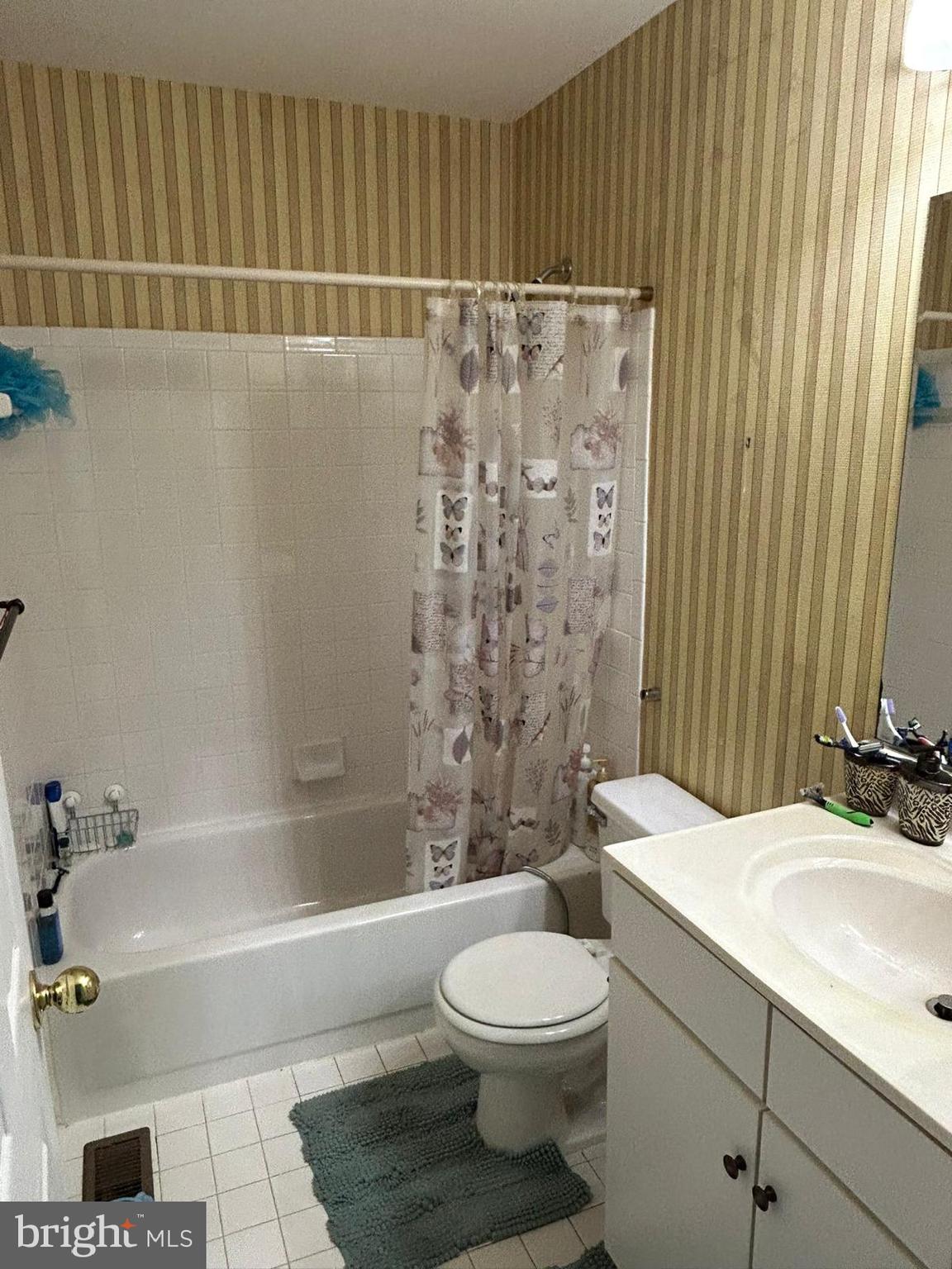 LYONS GATE - Residential Lease