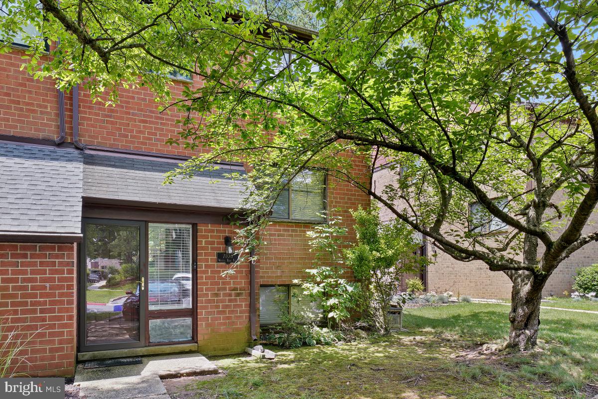 VILLAGE OF OWEN BROWN - Residential