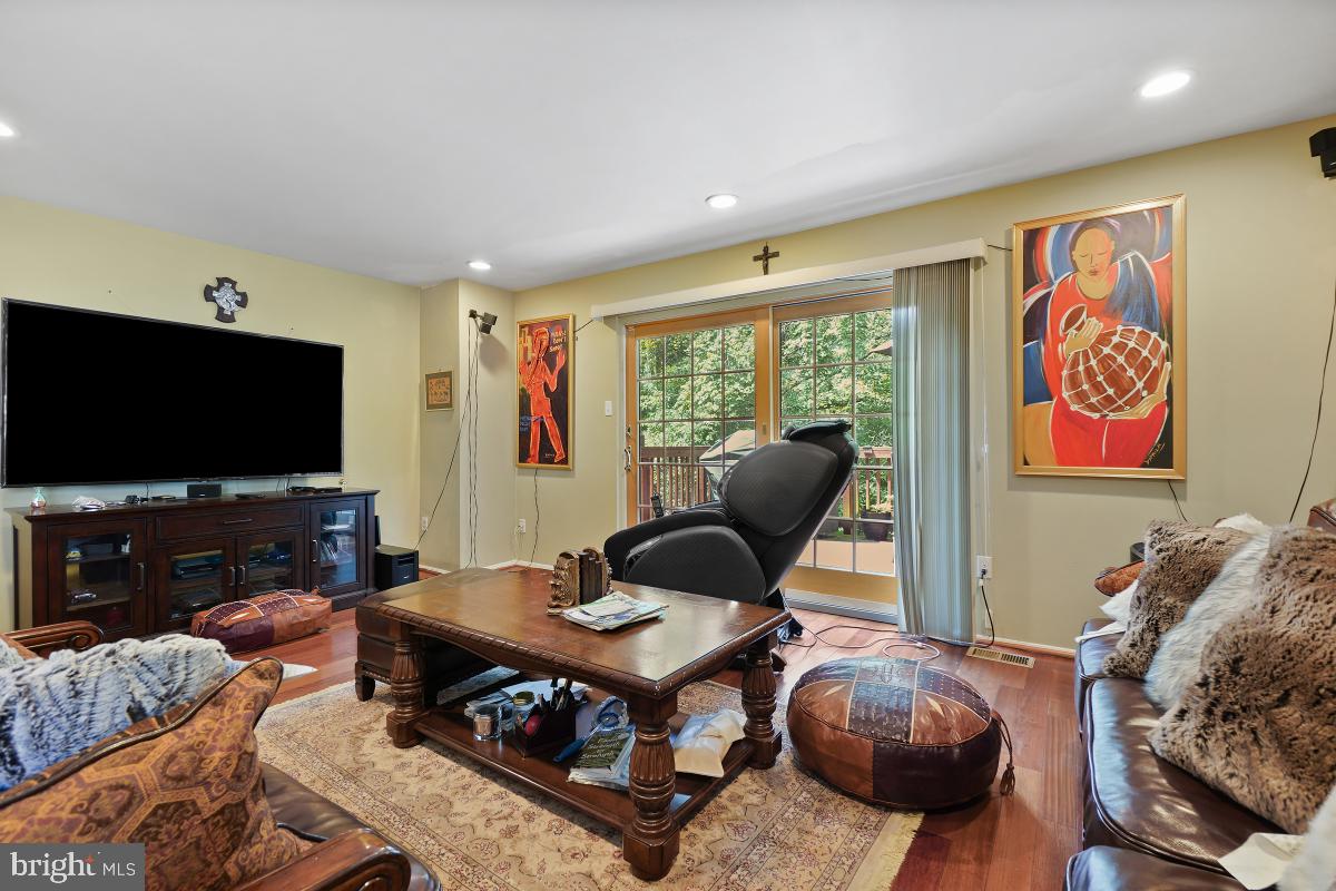 VILLAGE OF OWEN BROWN - Residential