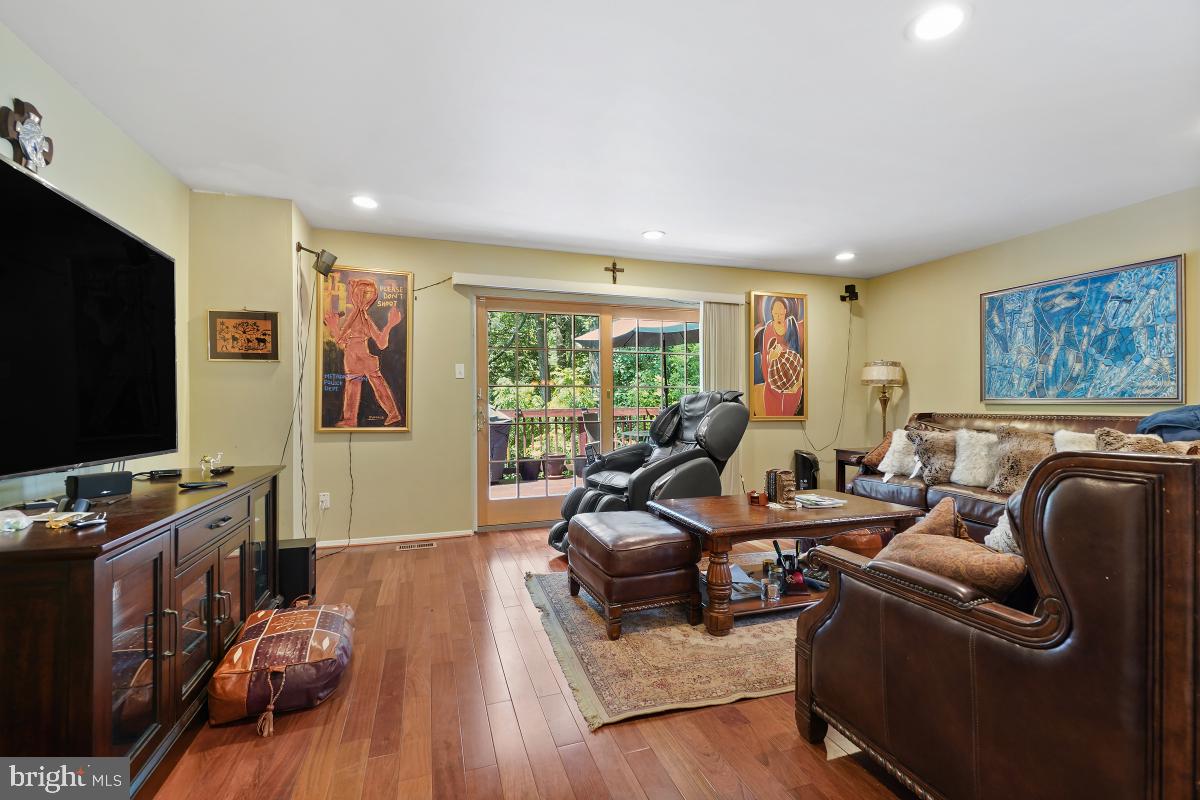 VILLAGE OF OWEN BROWN - Residential