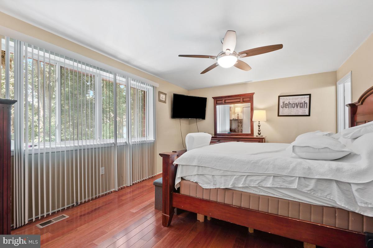 VILLAGE OF OWEN BROWN - Residential