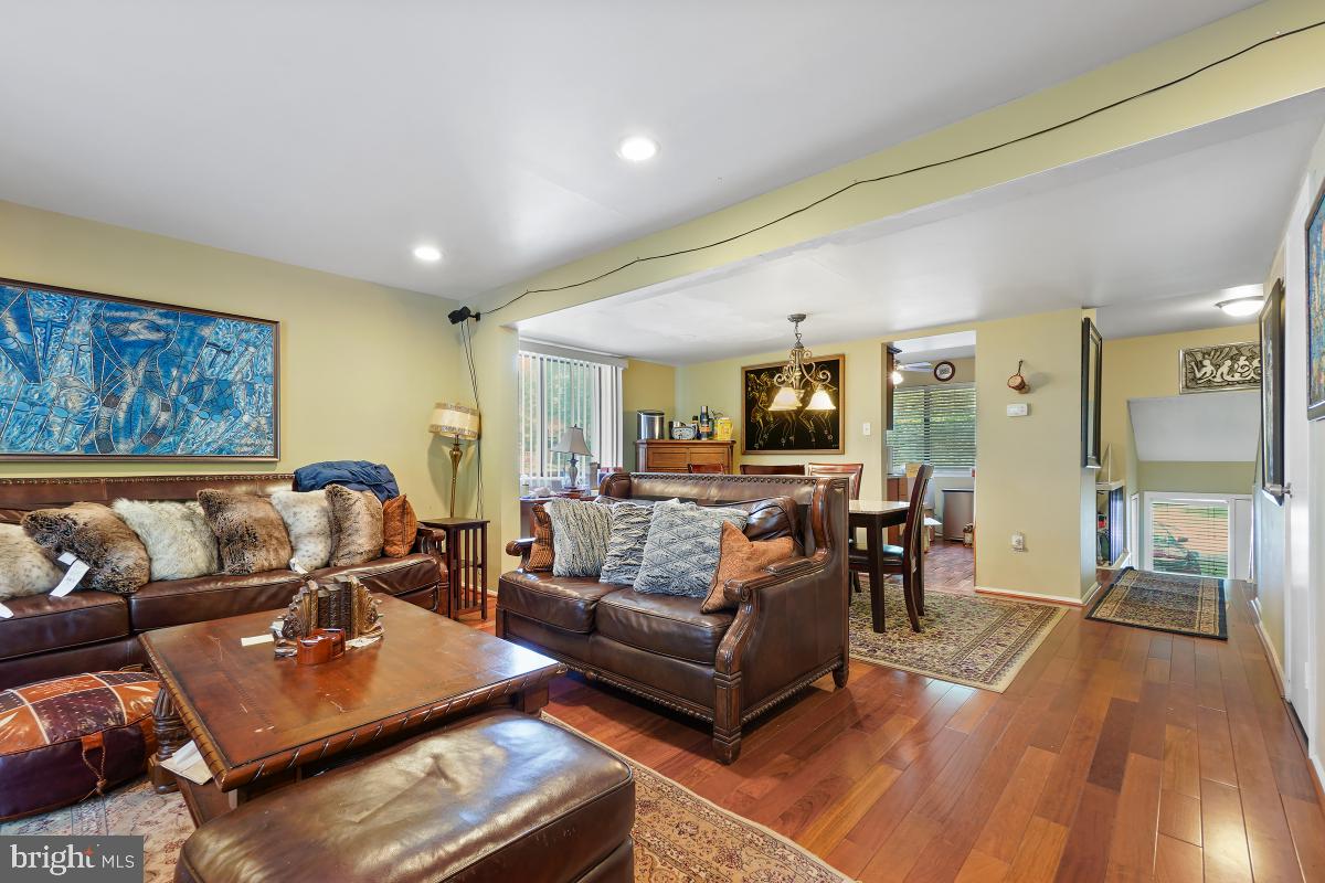 VILLAGE OF OWEN BROWN - Residential