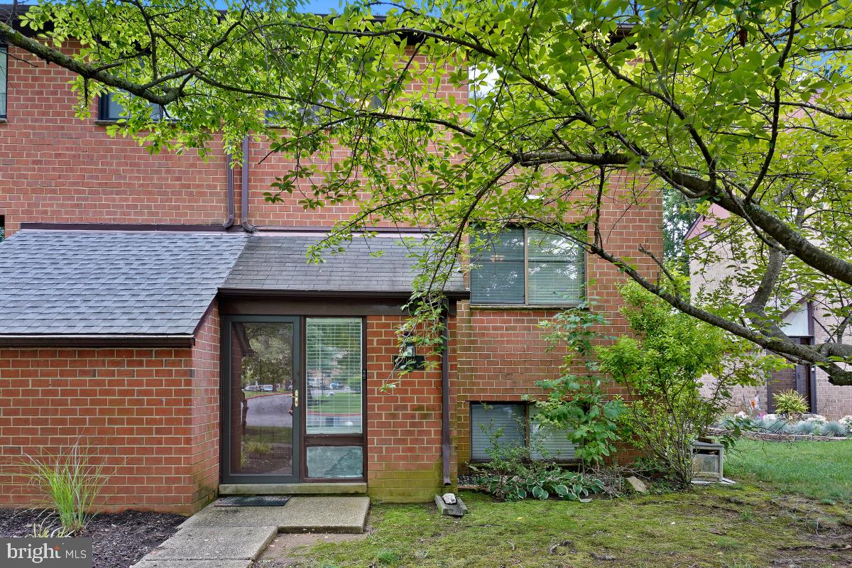 VILLAGE OF OWEN BROWN - Residential