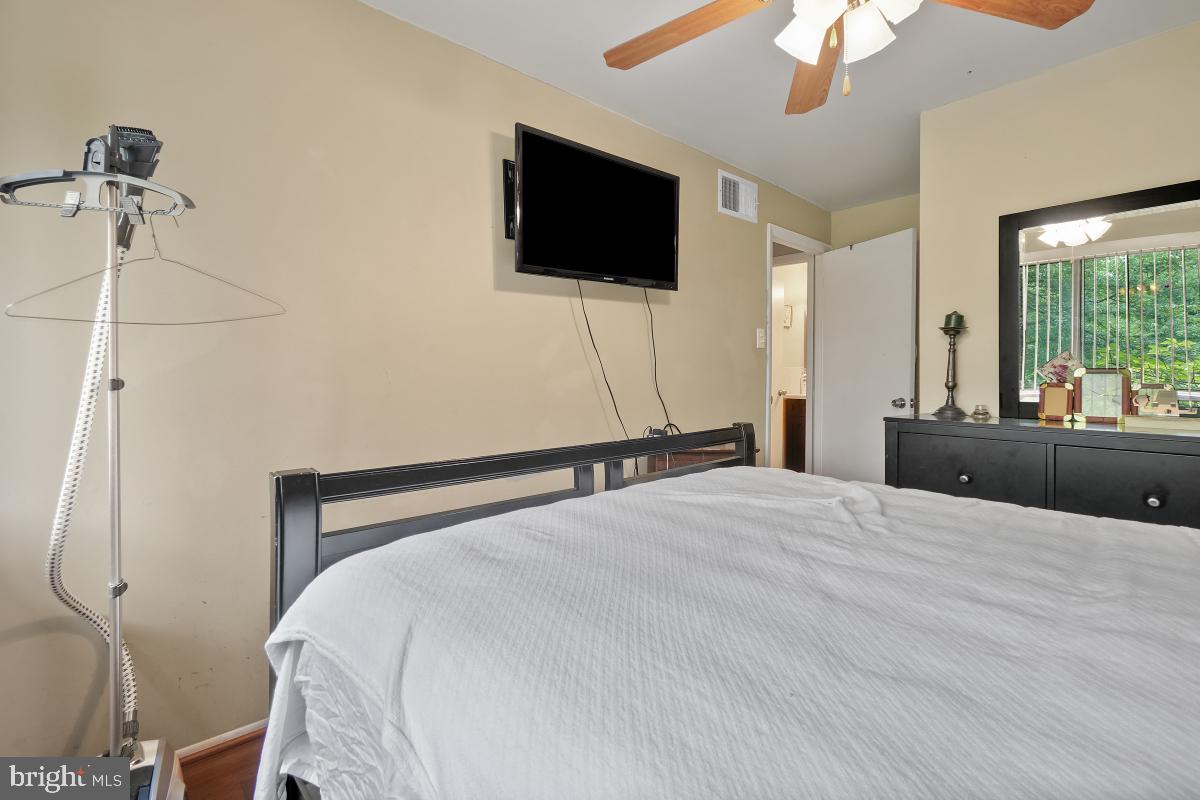 VILLAGE OF OWEN BROWN - Residential