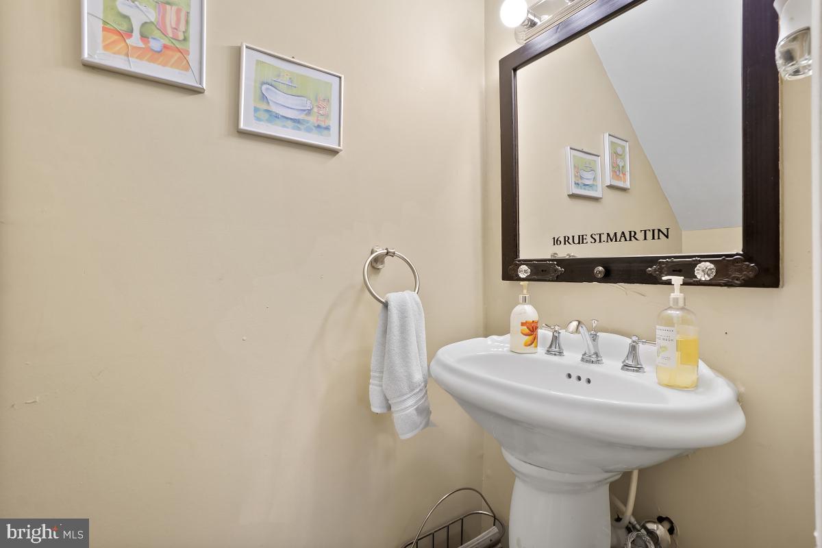 VILLAGE OF OWEN BROWN - Residential