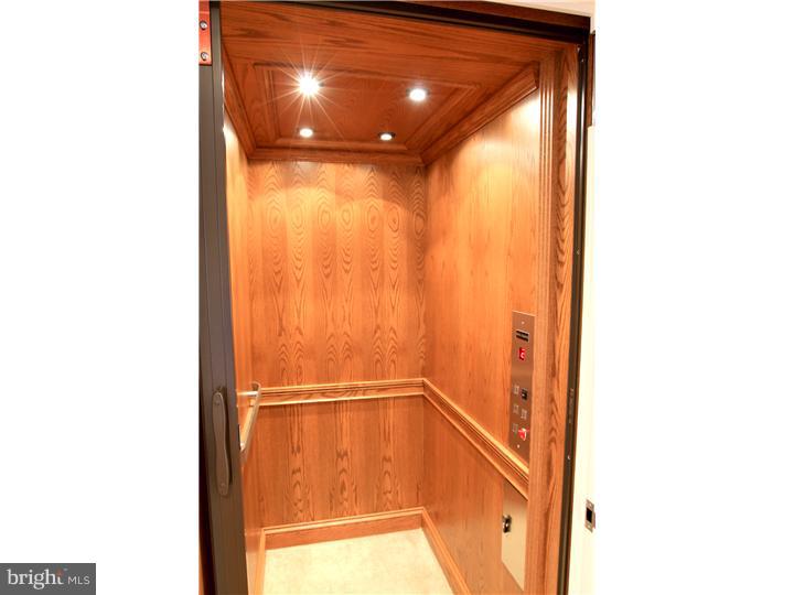 CANAL STREET - Residential