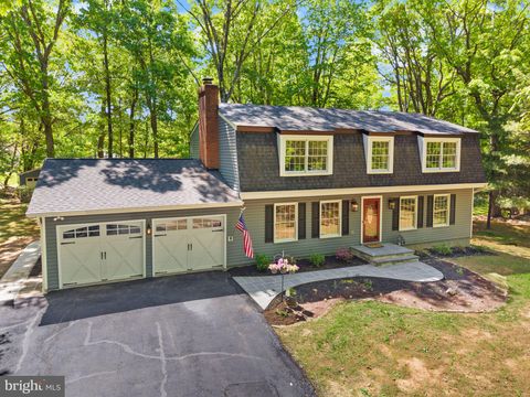 Photo of 5876 Anthony Drive, WOODBRIDGE, VA 22193 (MLS # VAPW2117450)