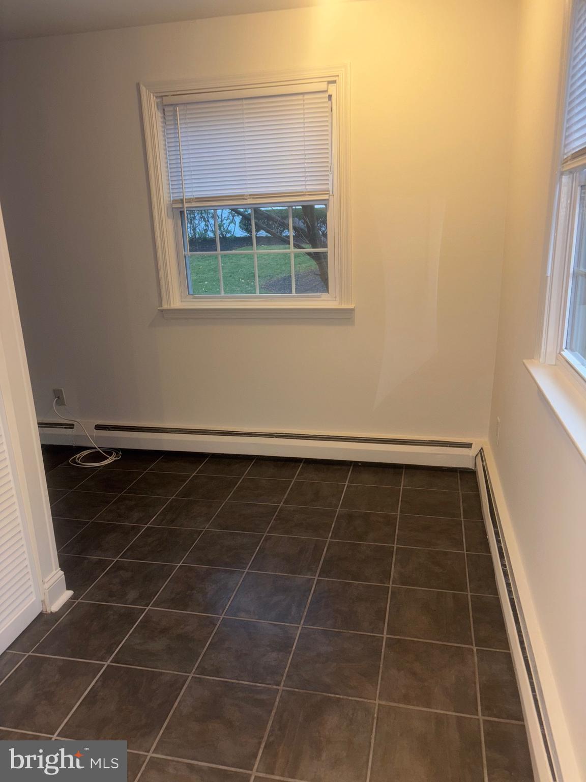 VALLEY HOUSE - Residential Lease