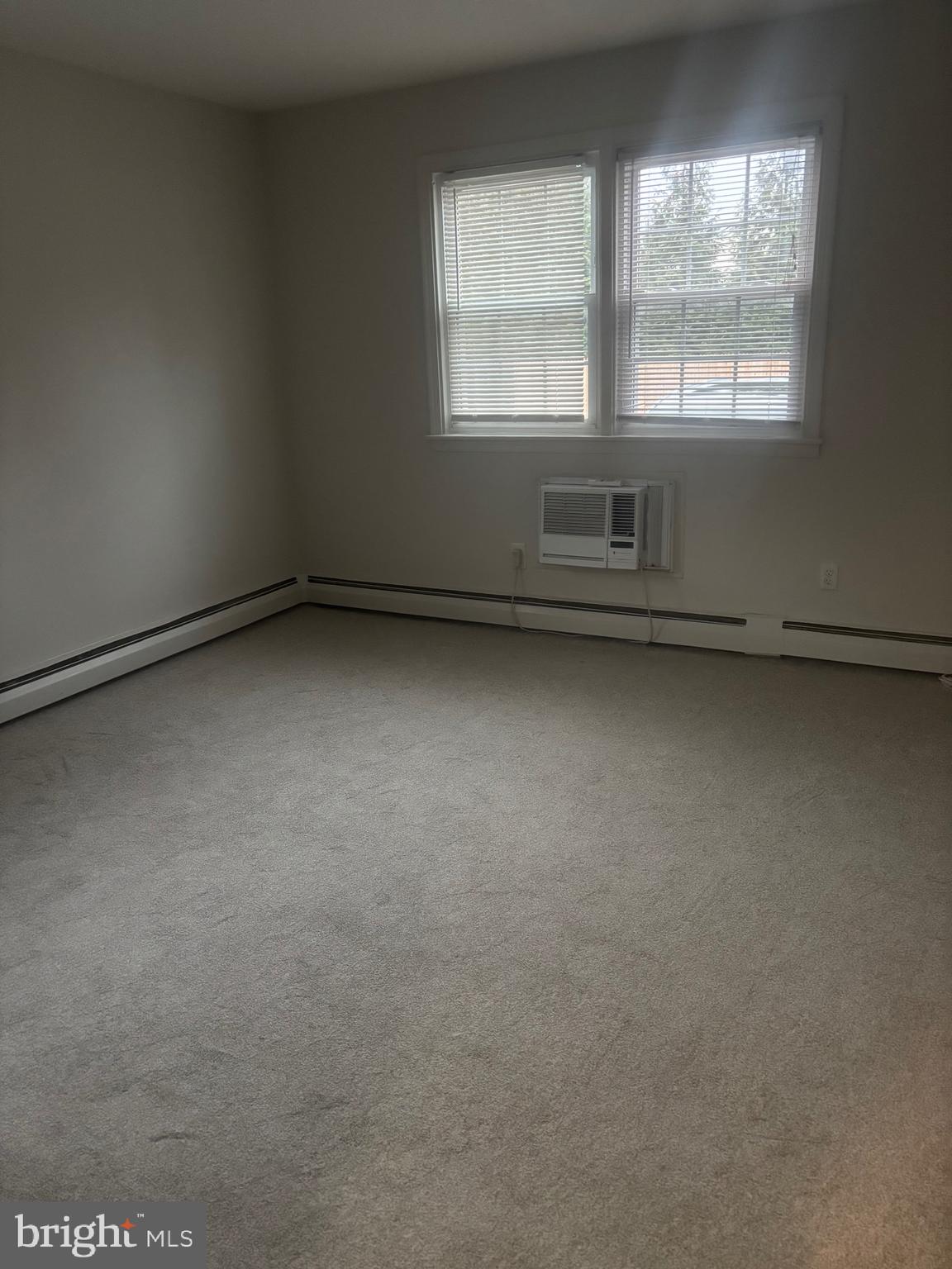 VALLEY HOUSE - Residential Lease