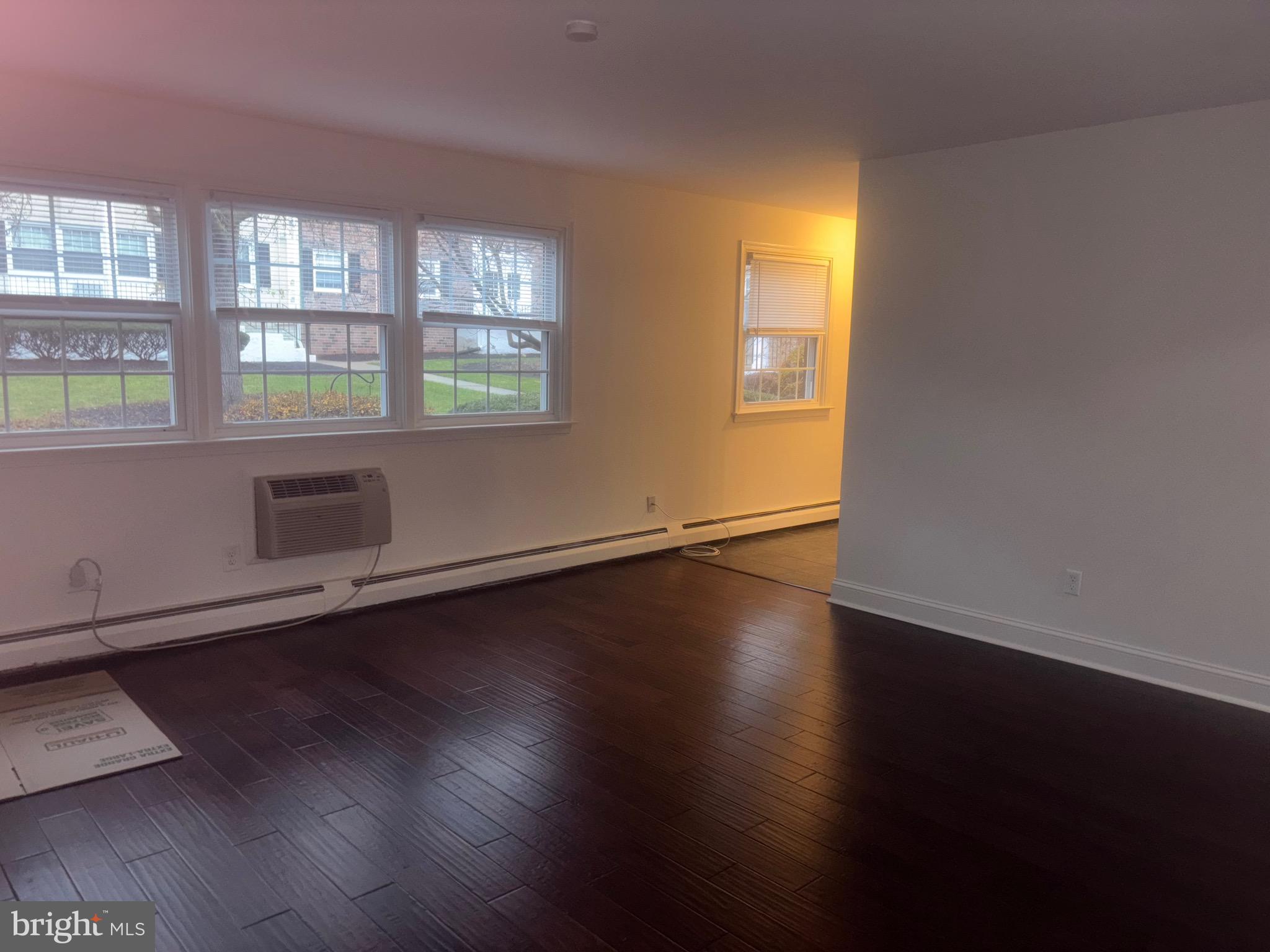 VALLEY HOUSE - Residential Lease