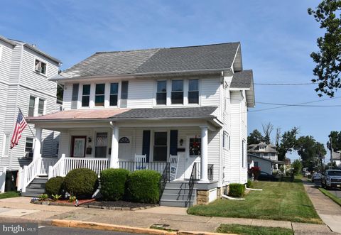 Townhouse For Sale - 301 Conover Street<br/> BURLINGTON, NJ 08016