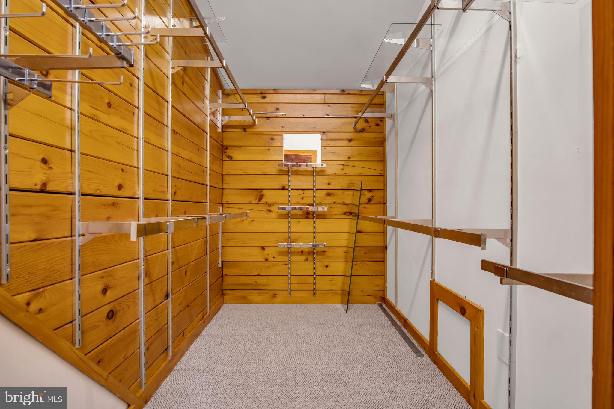 SHADY GROVE - Residential