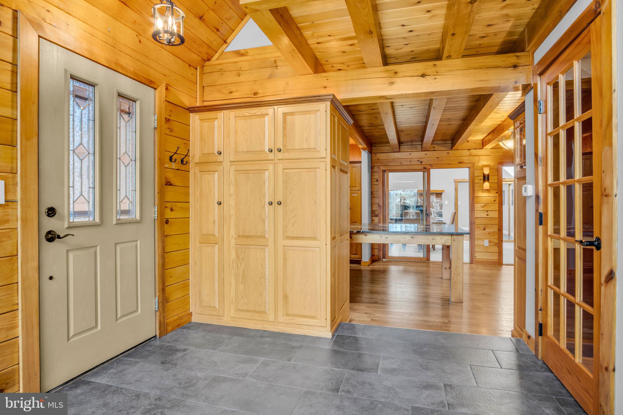 SHADY GROVE - Residential