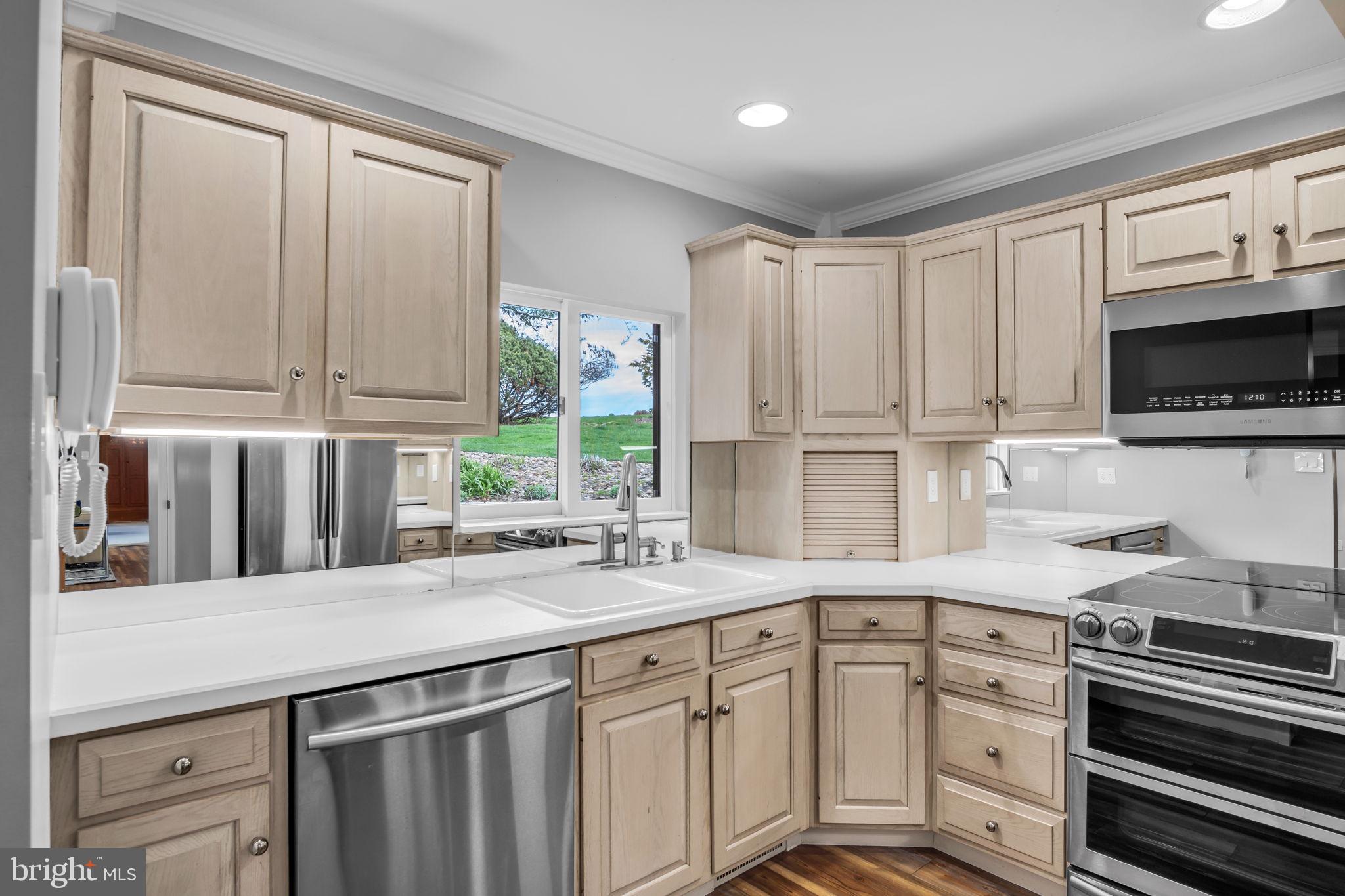 SHADY GROVE - Residential