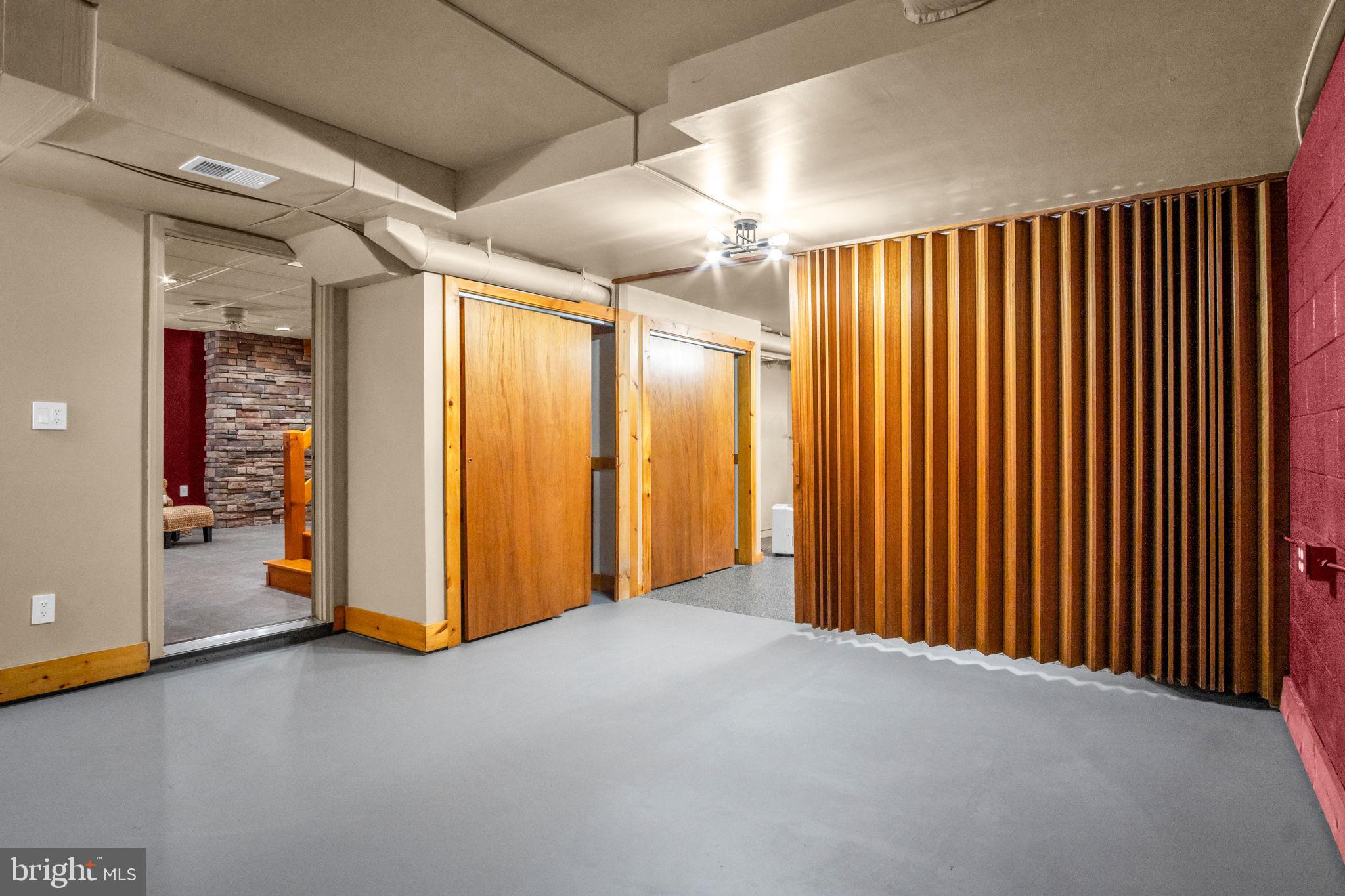 SHADY GROVE - Residential