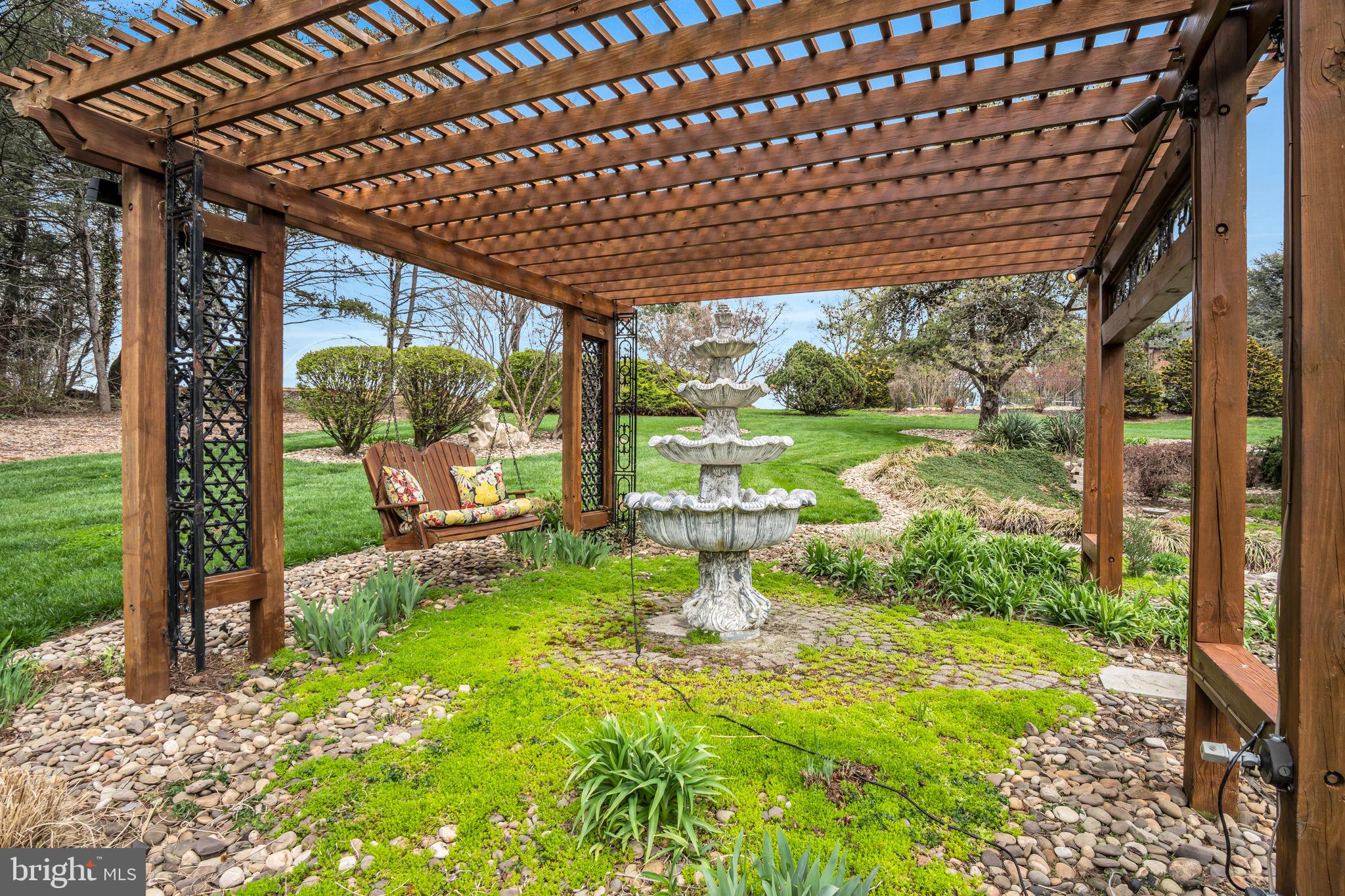 SHADY GROVE - Residential