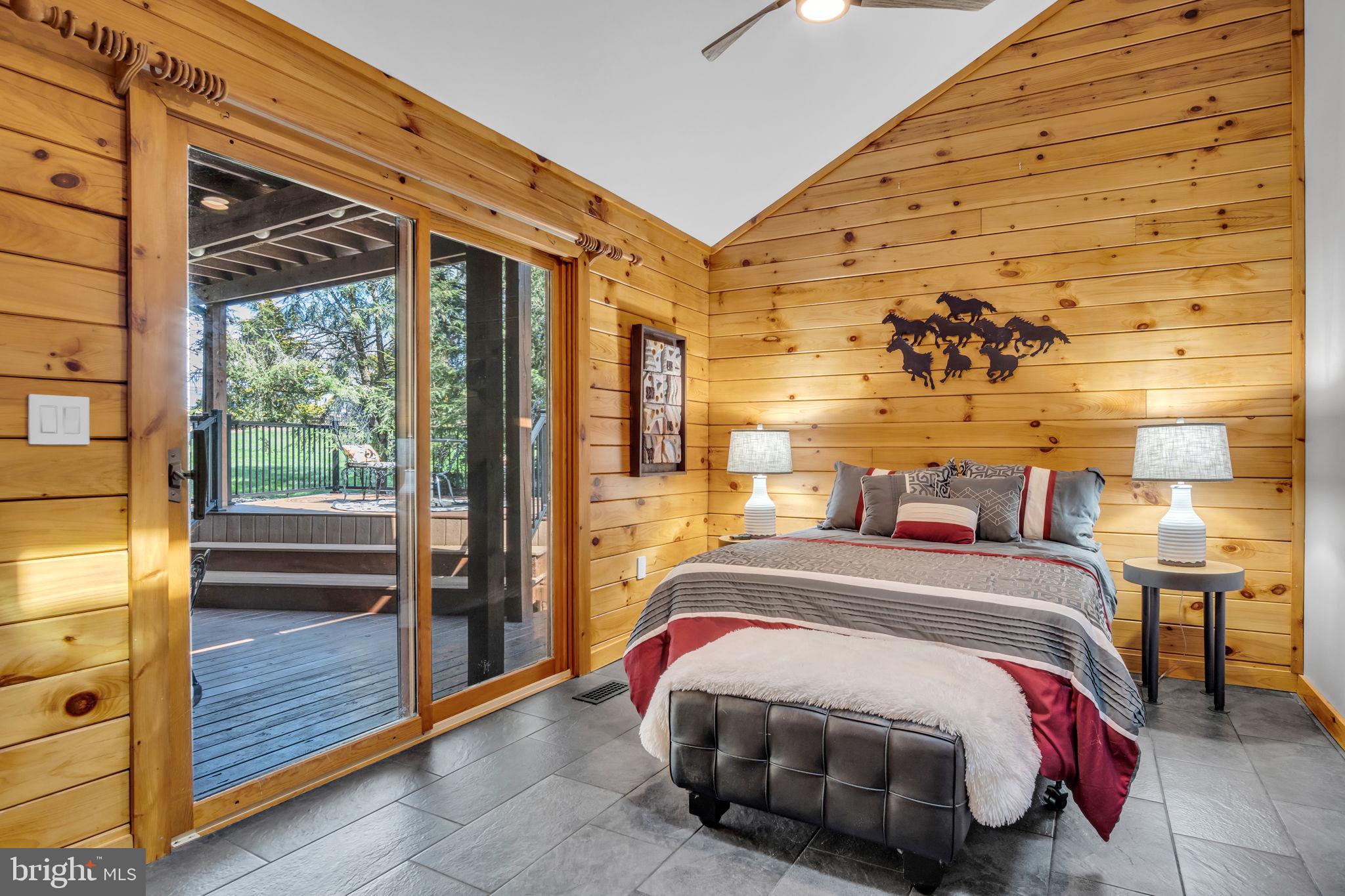 SHADY GROVE - Residential