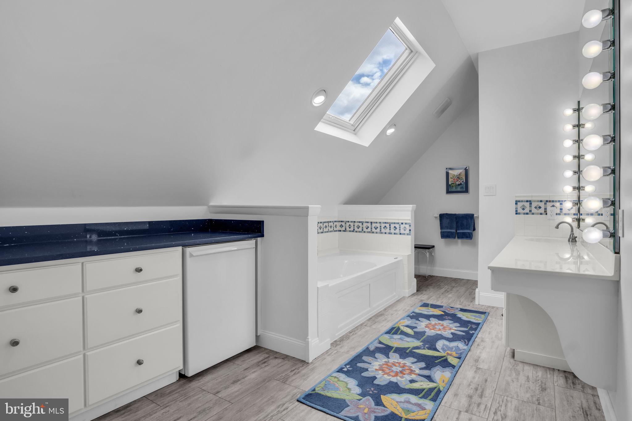 SHADY GROVE - Residential