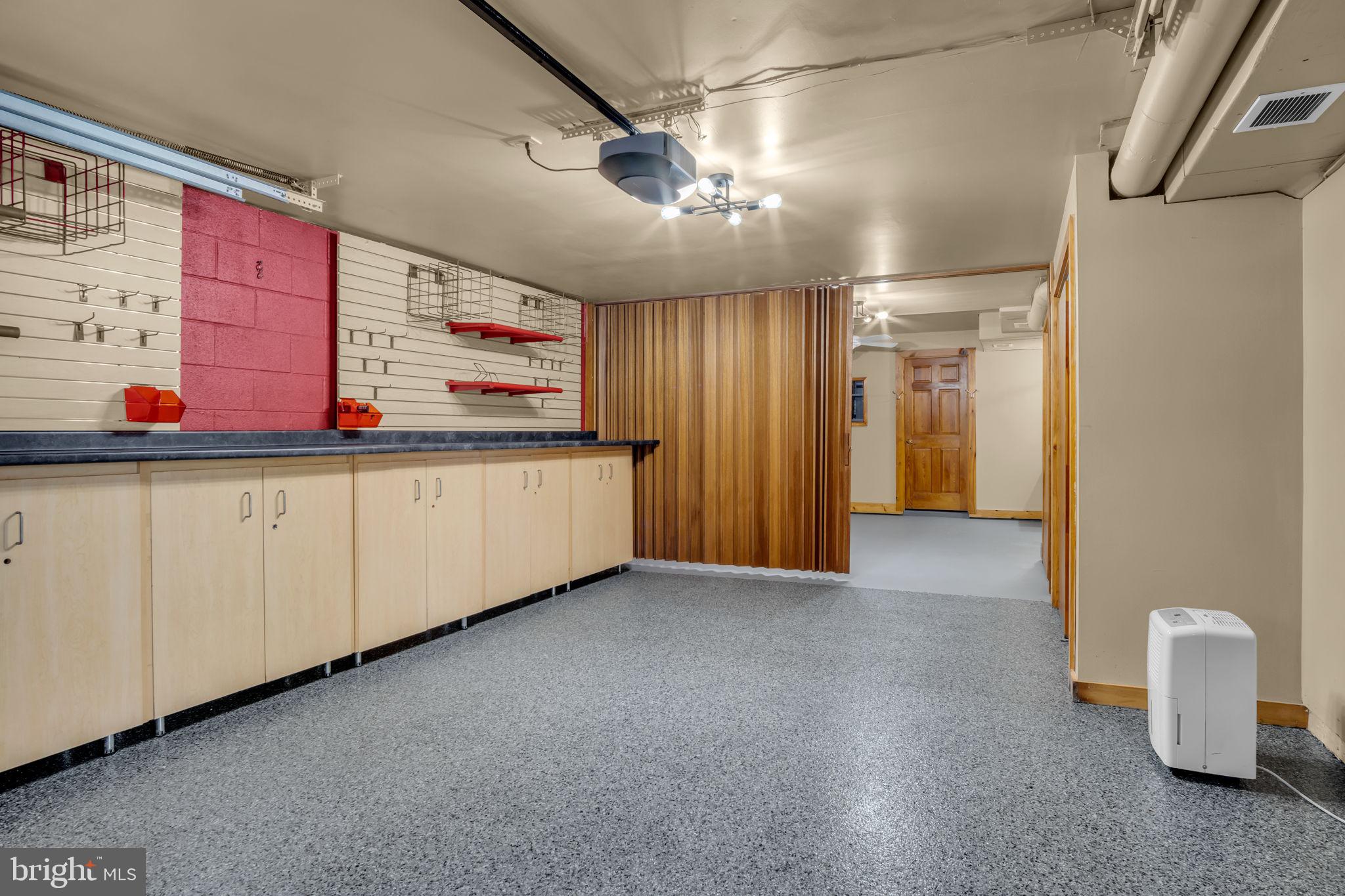 SHADY GROVE - Residential