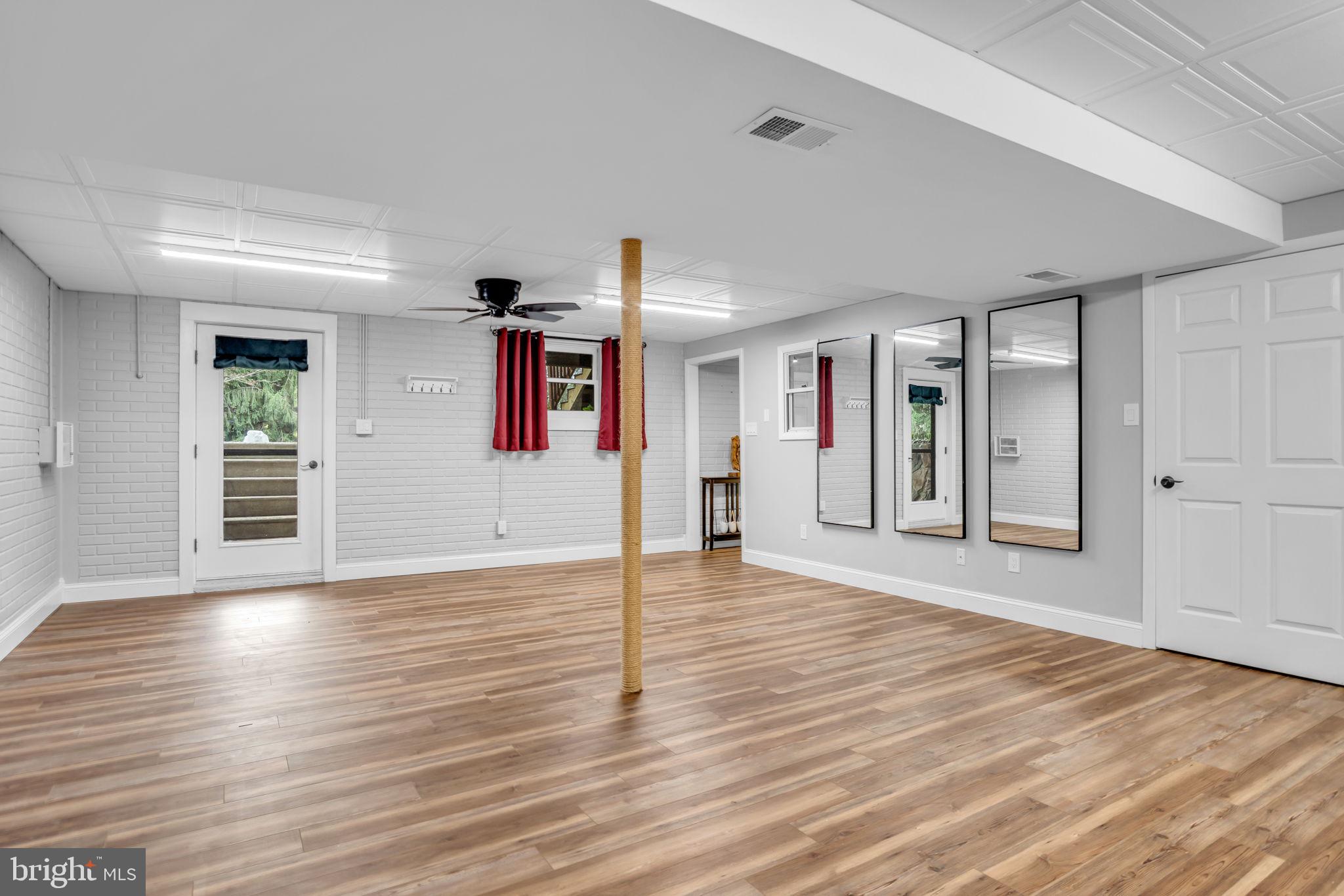 SHADY GROVE - Residential