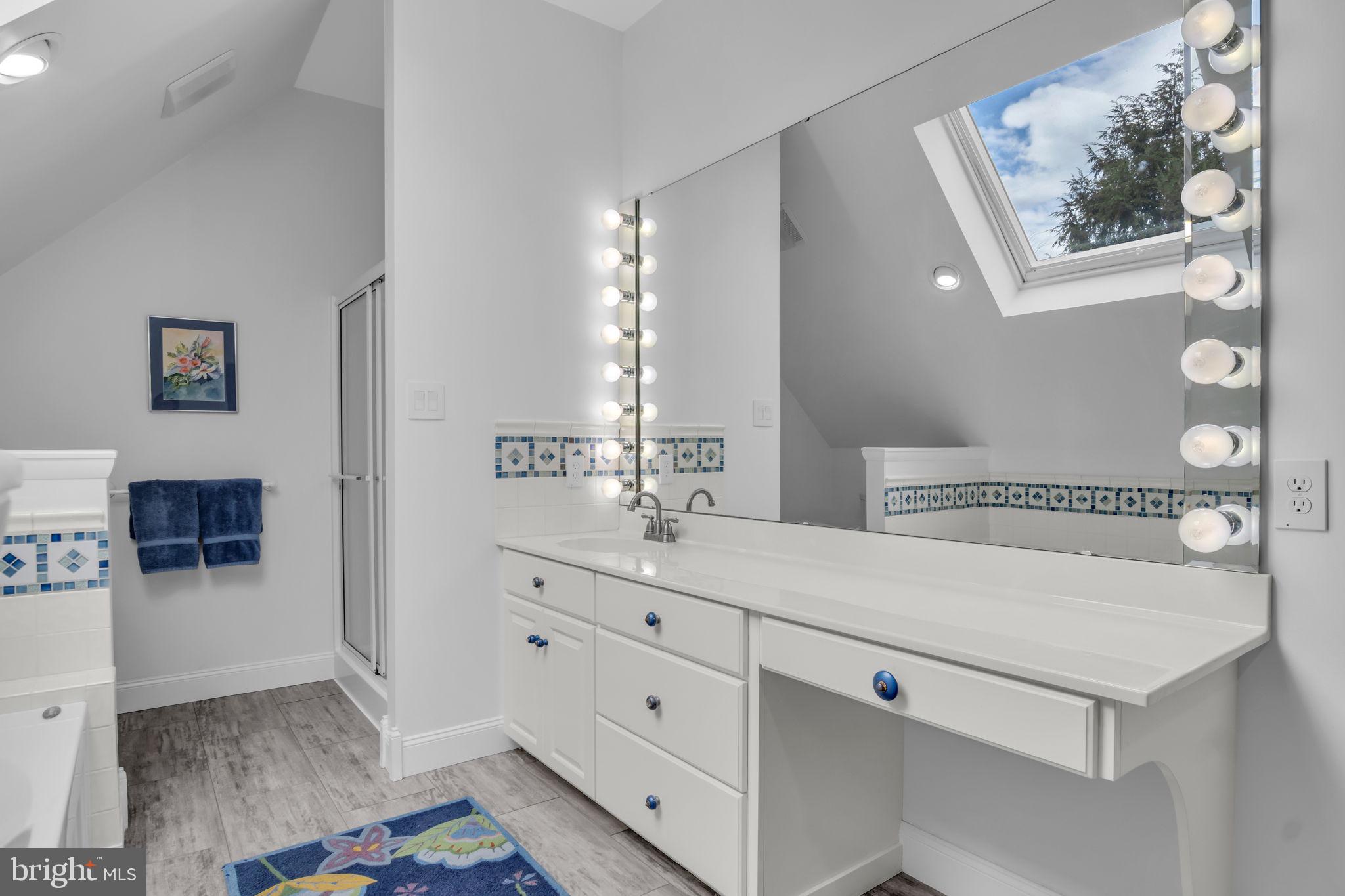 SHADY GROVE - Residential