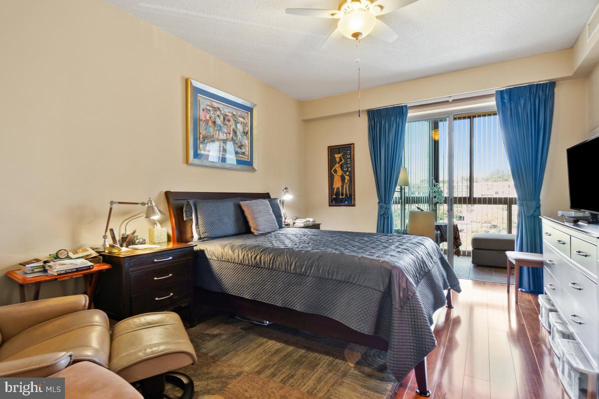 CREEKSIDE AT LEISURE WORLD - Residential