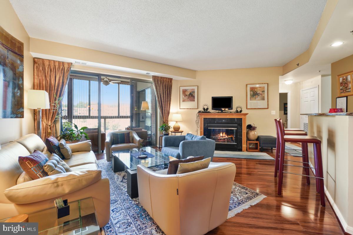 CREEKSIDE AT LEISURE WORLD - Residential