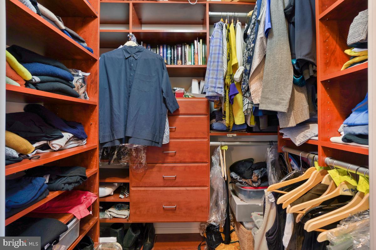 CREEKSIDE AT LEISURE WORLD - Residential