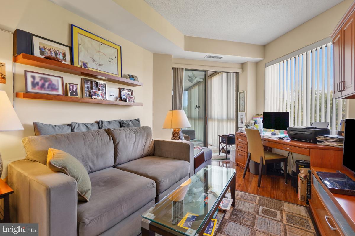 CREEKSIDE AT LEISURE WORLD - Residential