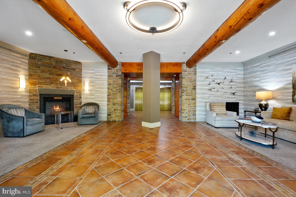 CREEKSIDE AT LEISURE WORLD - Residential