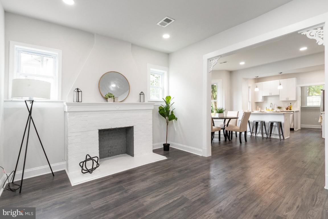 HYATTSVILLE HILLS - Residential