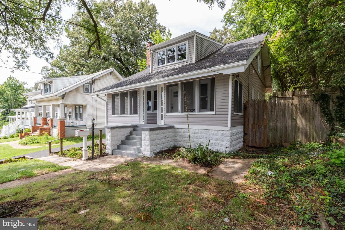 HYATTSVILLE HILLS - Residential