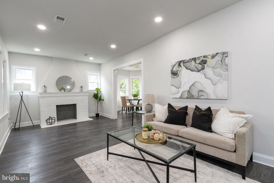 HYATTSVILLE HILLS - Residential