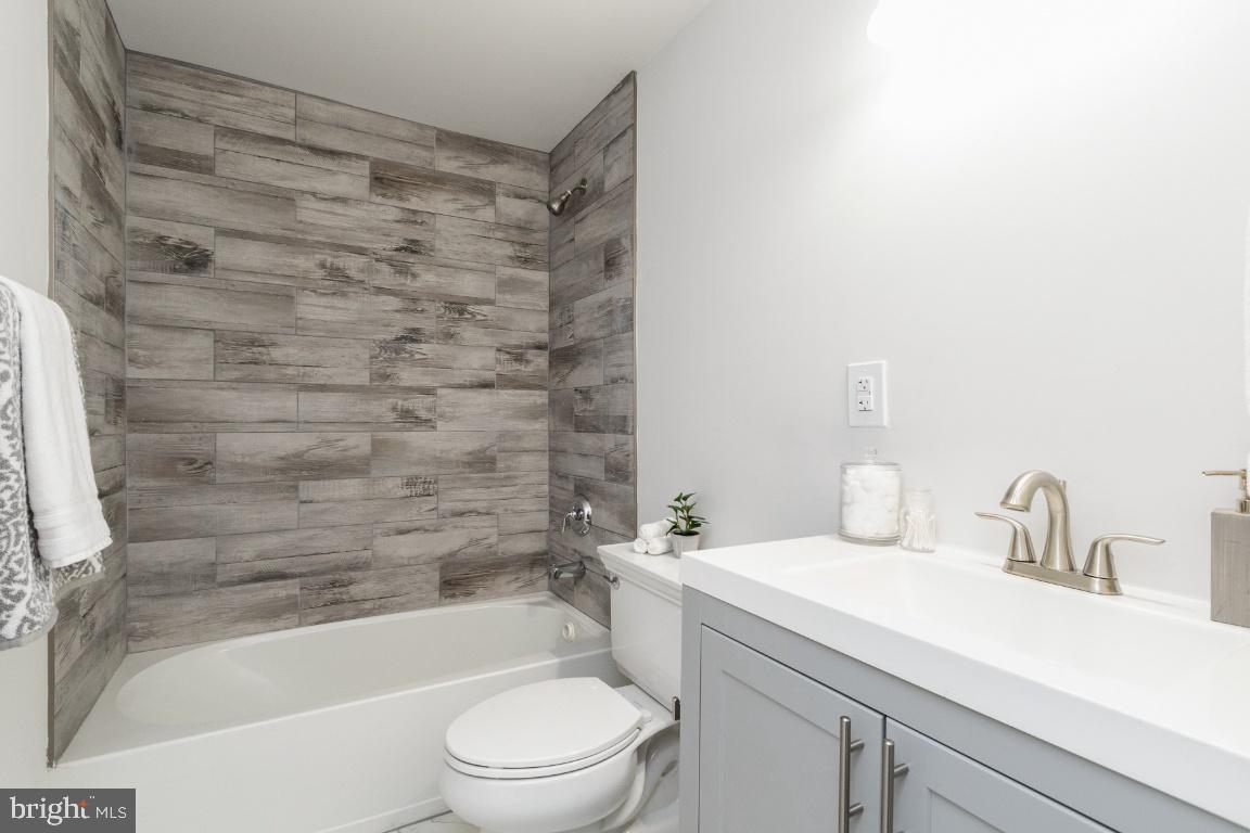 HYATTSVILLE HILLS - Residential