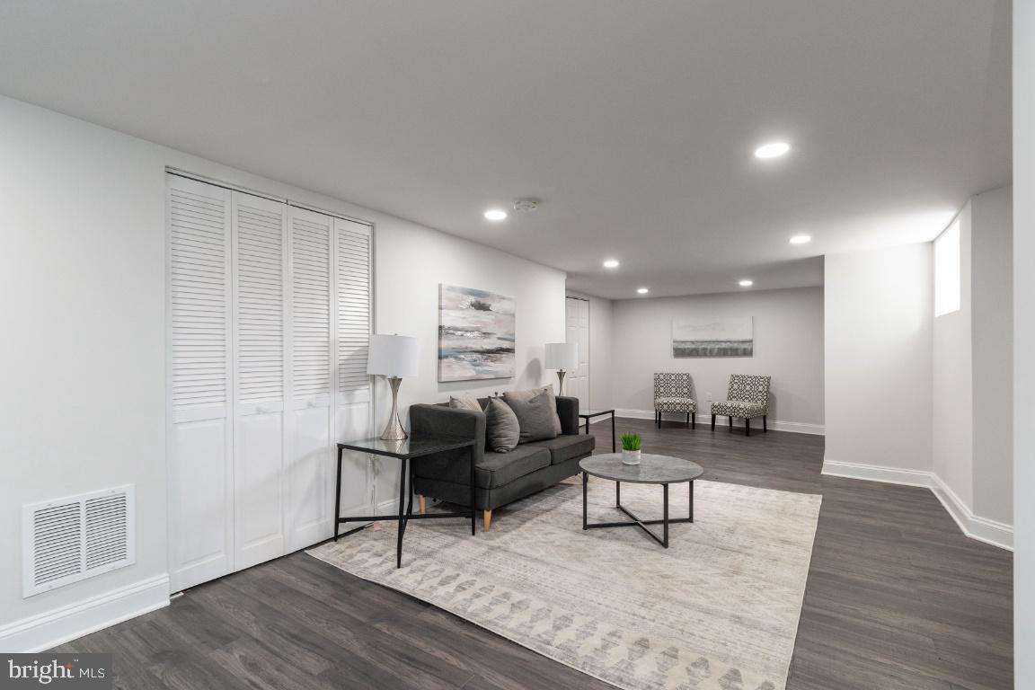 HYATTSVILLE HILLS - Residential