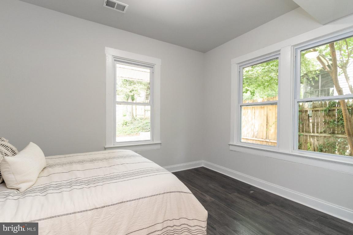 HYATTSVILLE HILLS - Residential