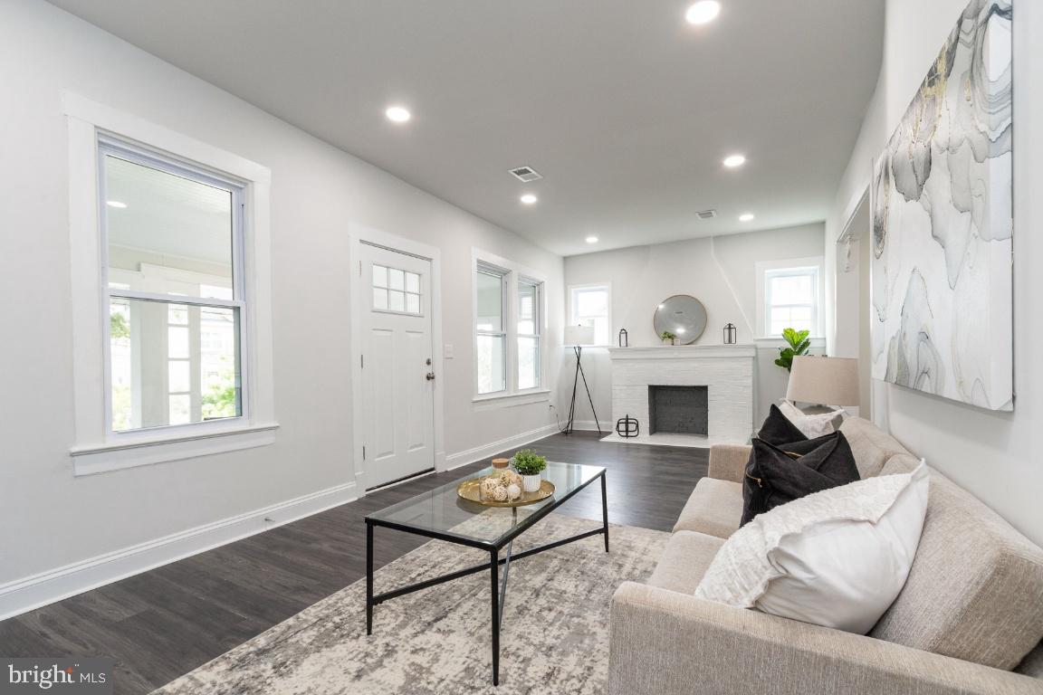 HYATTSVILLE HILLS - Residential