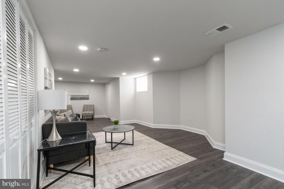 HYATTSVILLE HILLS - Residential