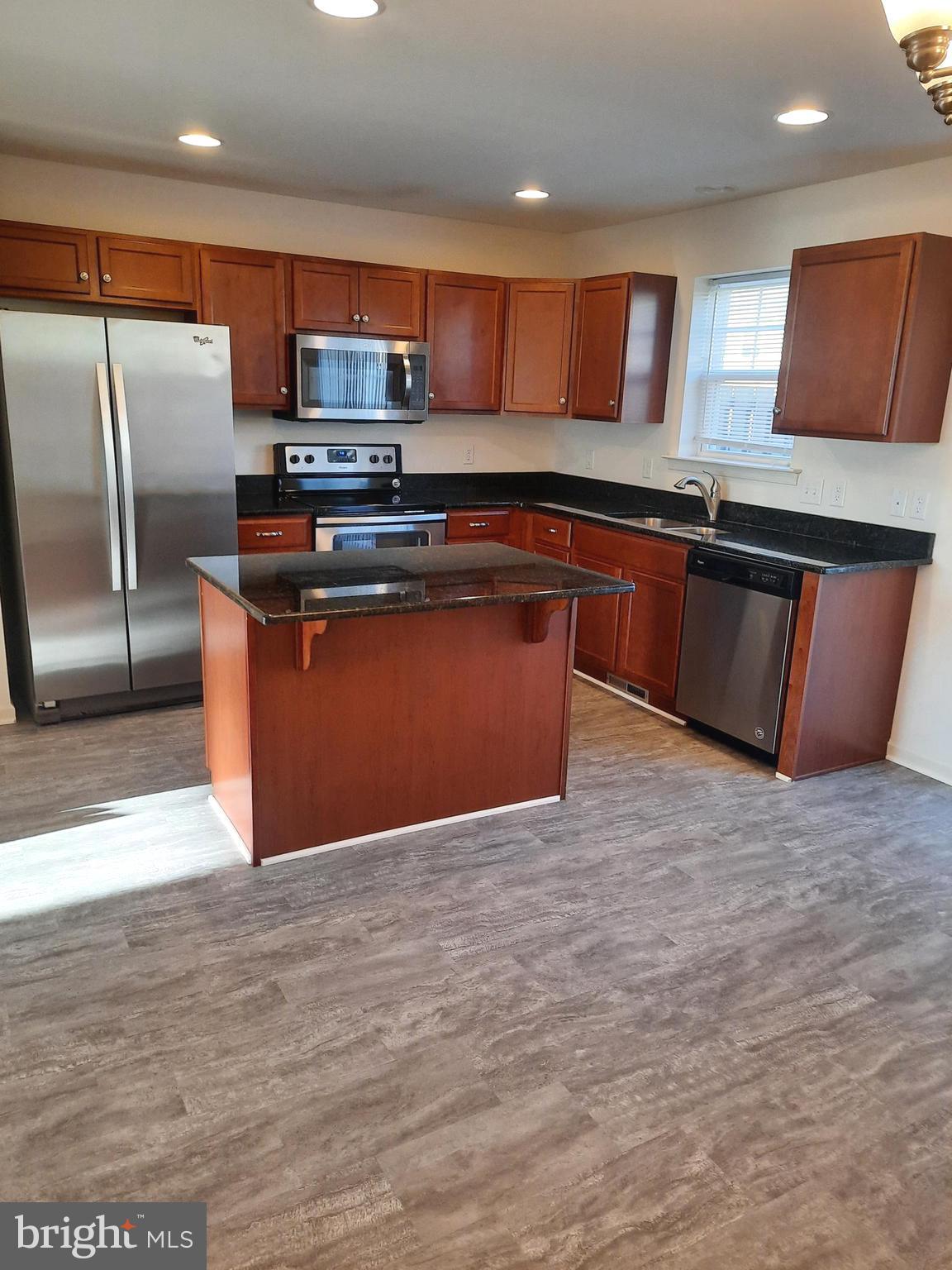 ADMIRALS QUAY - Residential Lease