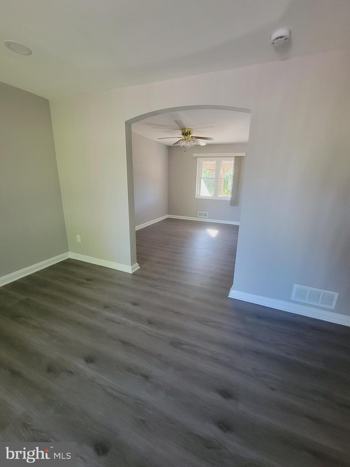 CHARLESMONT - Residential Lease